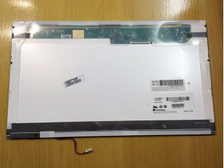 Display LCD Compatibile LP156WH1 (TL)(A3) - 15,6 Pollici, Retroilluminazione CCFL, Risoluzione 1366x768, Connettore 30 Pin, Finitura Lucida